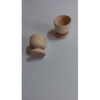 Wooden stand for eggs